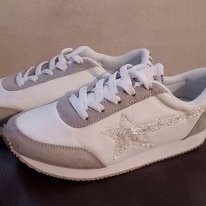 Very G Gypsy Jazz White Vintage Fashion Sneakers